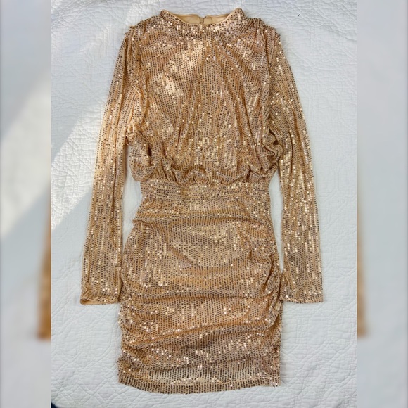 NWT boutique party dress! Gold sequin ruched party dress, sexy & sleek sz small - Picture 4 of 10
